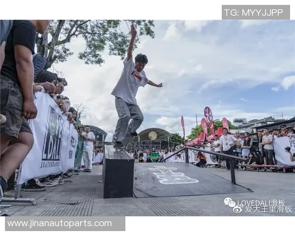 重庆滑板队在全国街舞大赛中的拼搏历程与梦想追逐之路