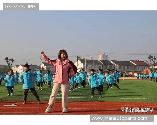 黄敏专访：从绿茵场到人生舞台的足球旅程回顾与展望