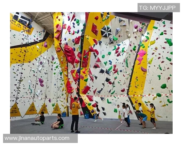 南京攀岩队的奋斗与突破：一段激情与坚持交织的攀岩纪实之旅