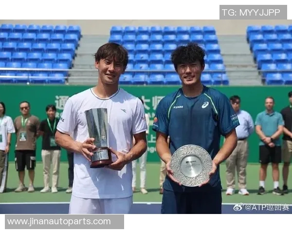 对话杨伟：回顾网球生涯的辉煌与挑战之路